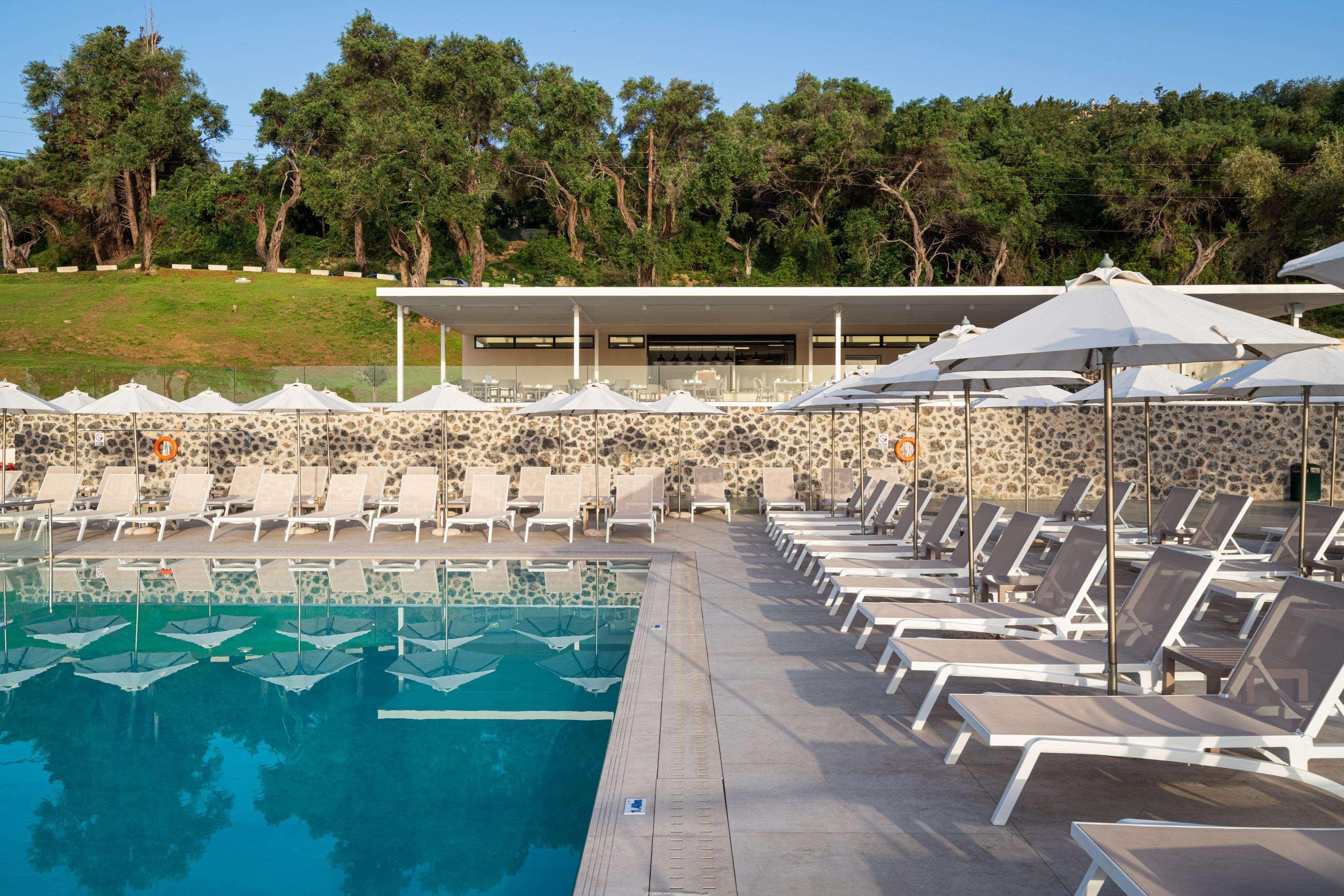 Aeolos Beach Resort Gastouri  Exteriör bild
